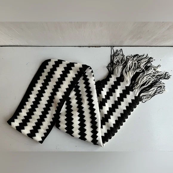 Missoni Zigzag Wool Blend Scarf Black & White - Picture 8 of 8